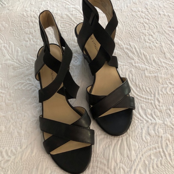 Adrianne Vittadini black wedge sandals - Picture 3 of 5